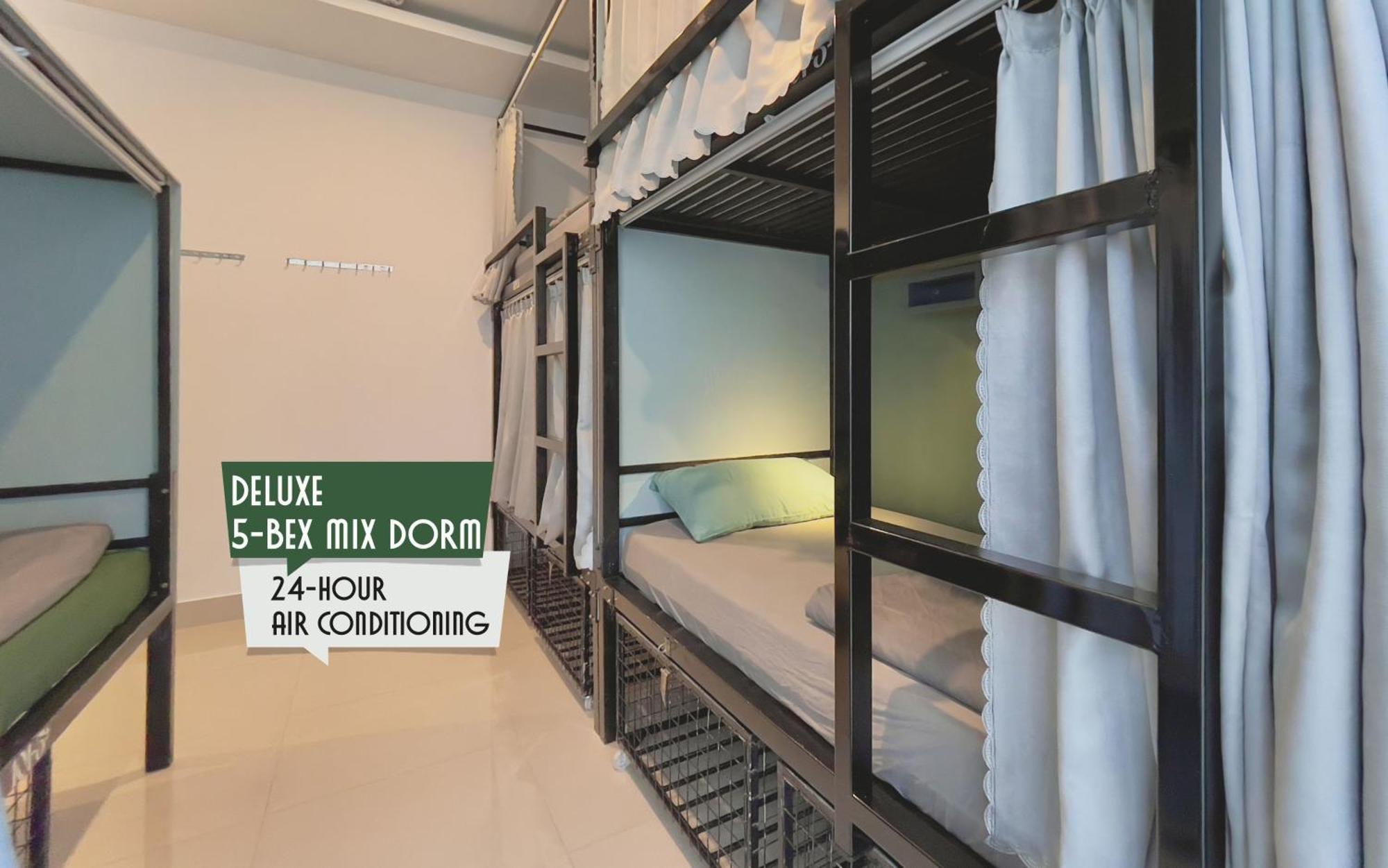 The Imperfect Downtown Hostel Хоян Екстер'єр фото