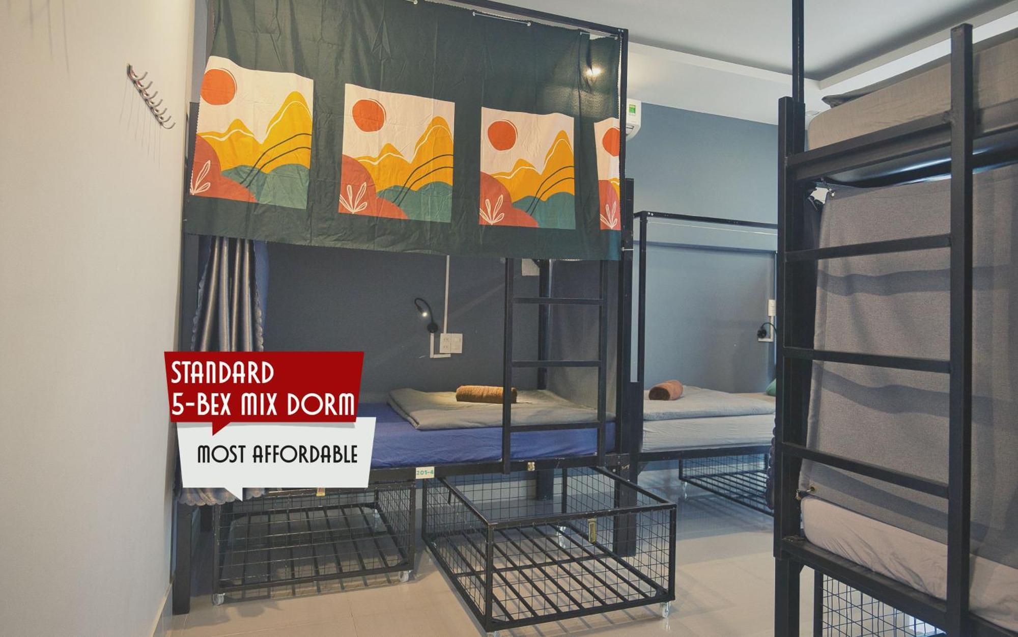The Imperfect Downtown Hostel Хоян Екстер'єр фото